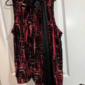 Short sleeve dressy top